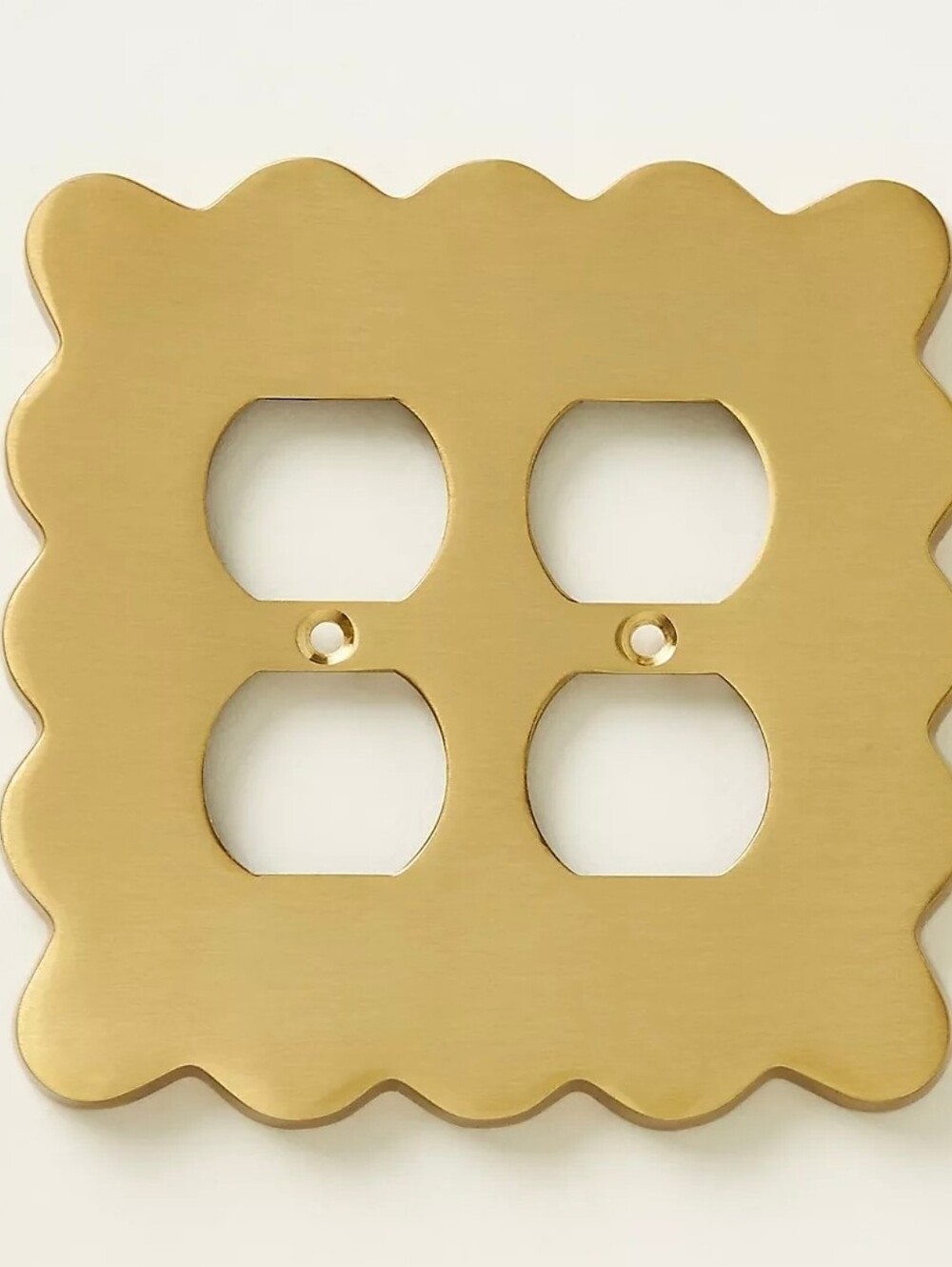 Anthropologie *Flawed Wiggle Scalloped Double Outlet Plate